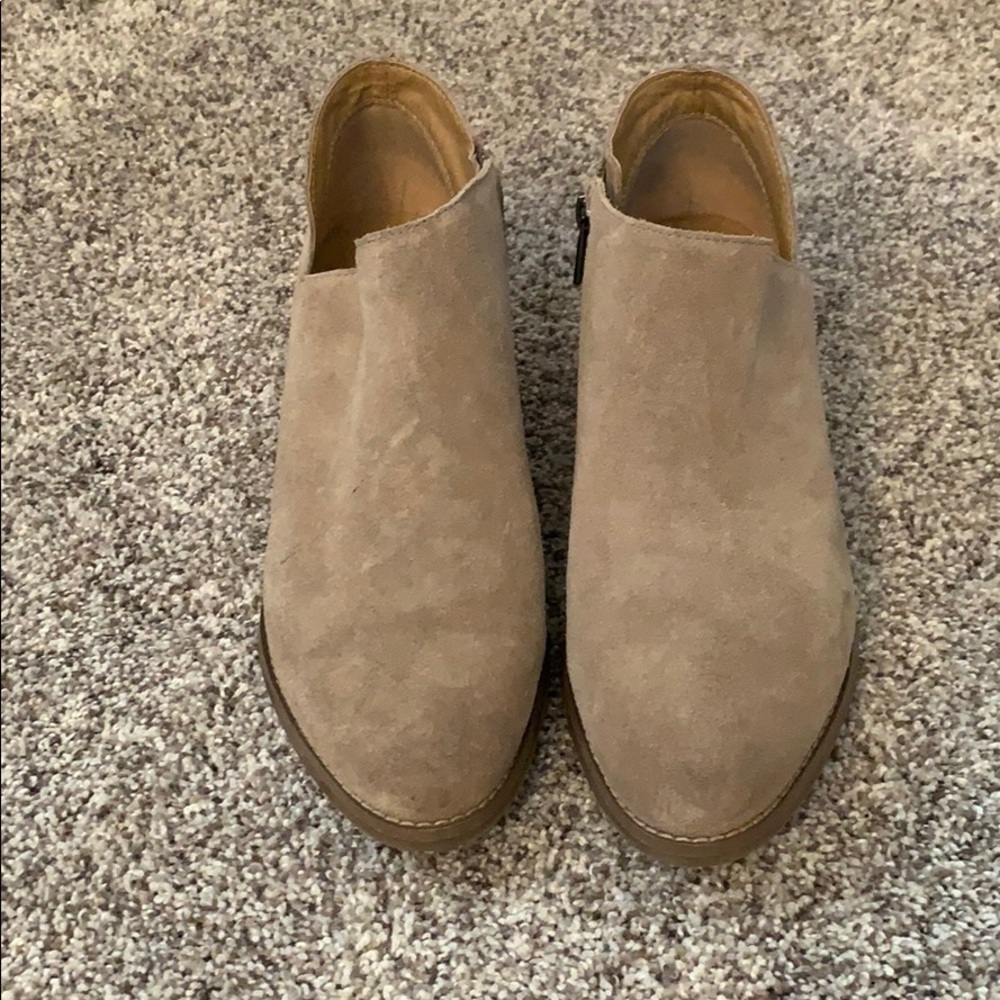 Lucky Brand tan booties size 9 1/2